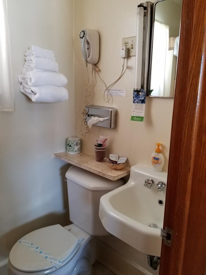Home Motel Abbotsford Bagian luar foto